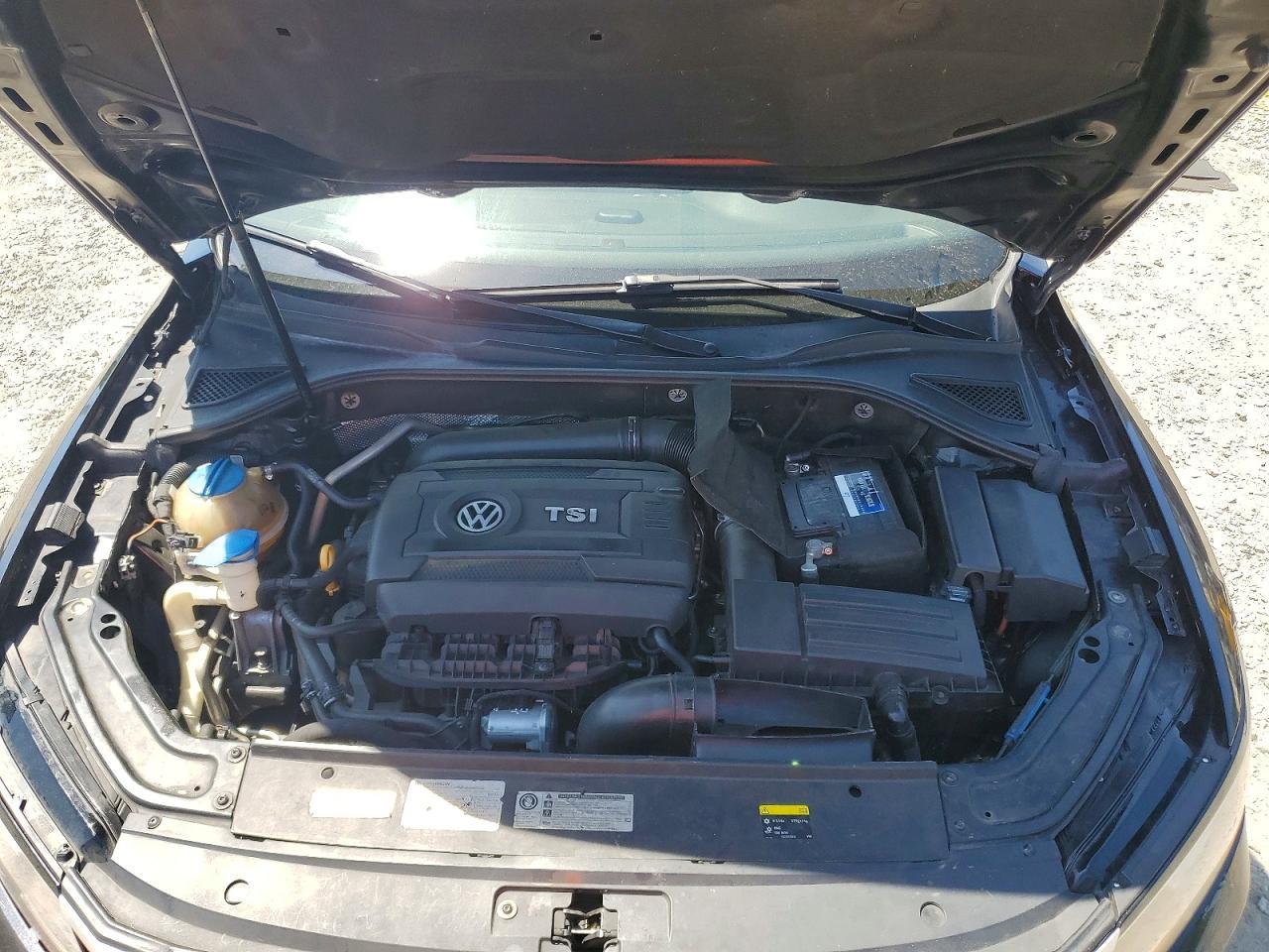 2017 VOLKSWAGEN Passat