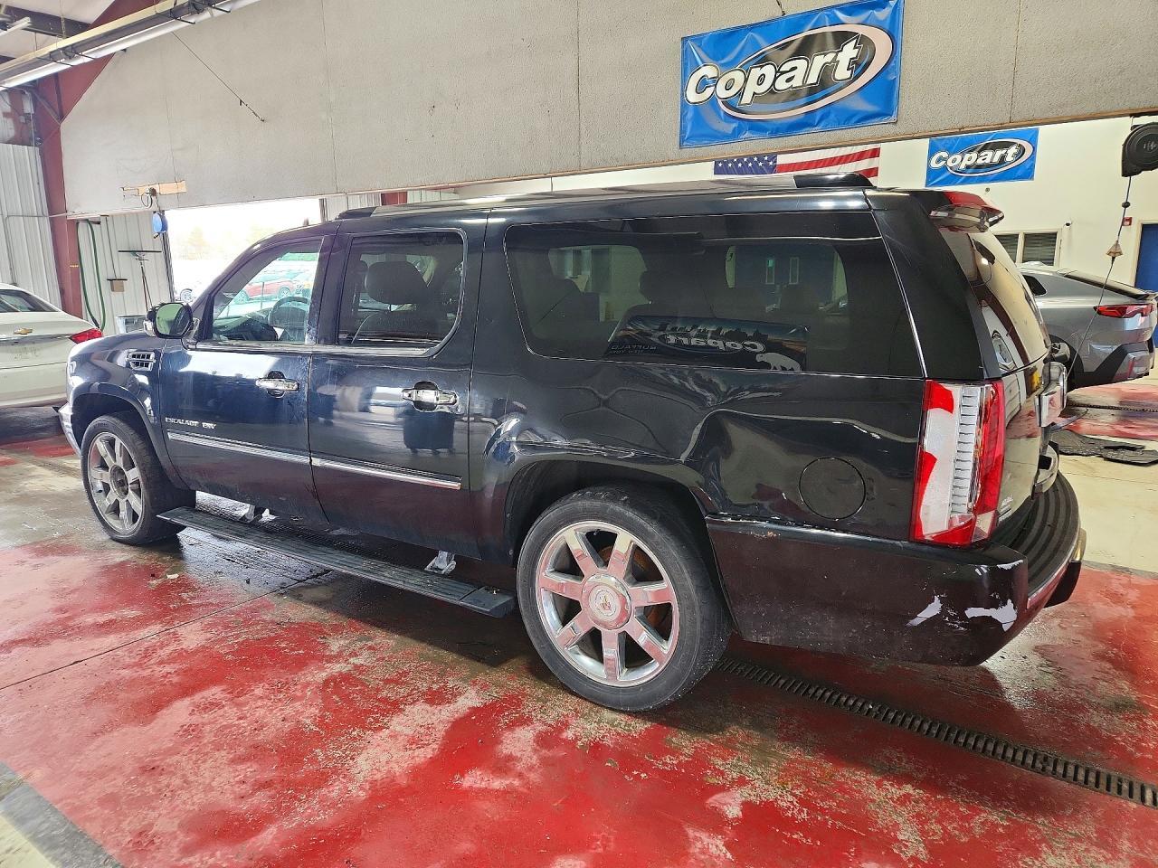 2010 CADILLAC Escalade ESV