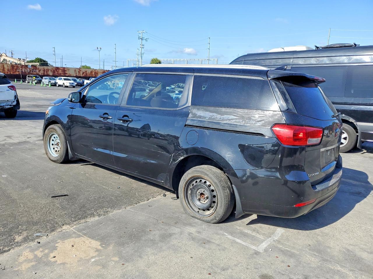 2016 KIA SEDONA