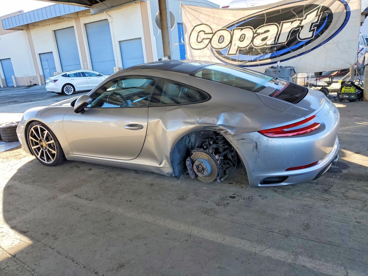 2018 PORSCHE 911