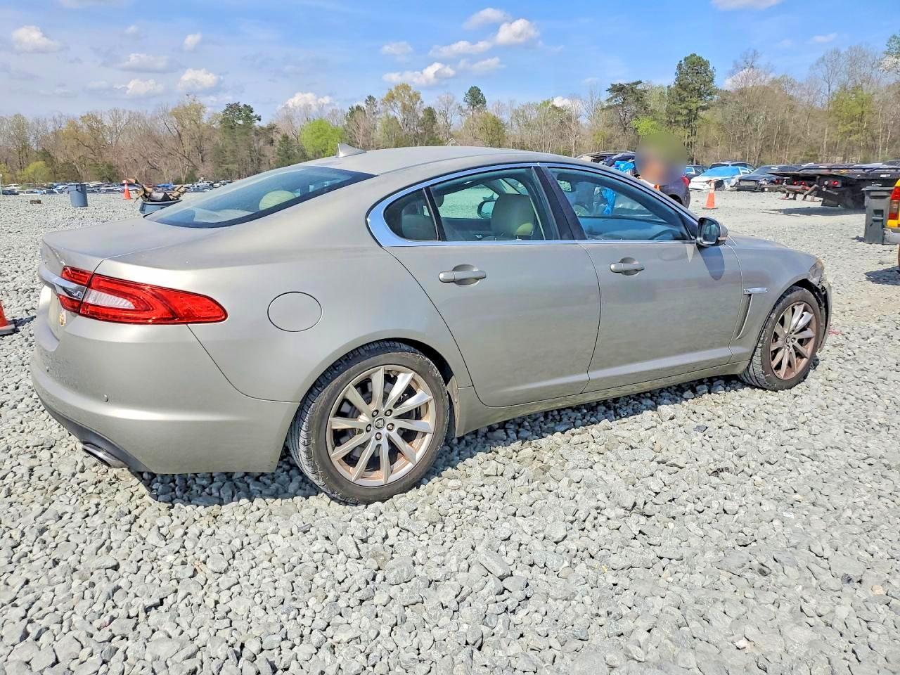 2013 JAGUAR XF