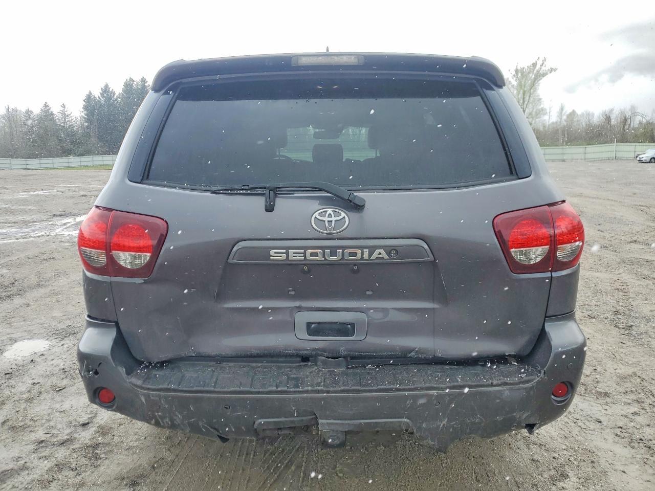 2018 TOYOTA Sequoia