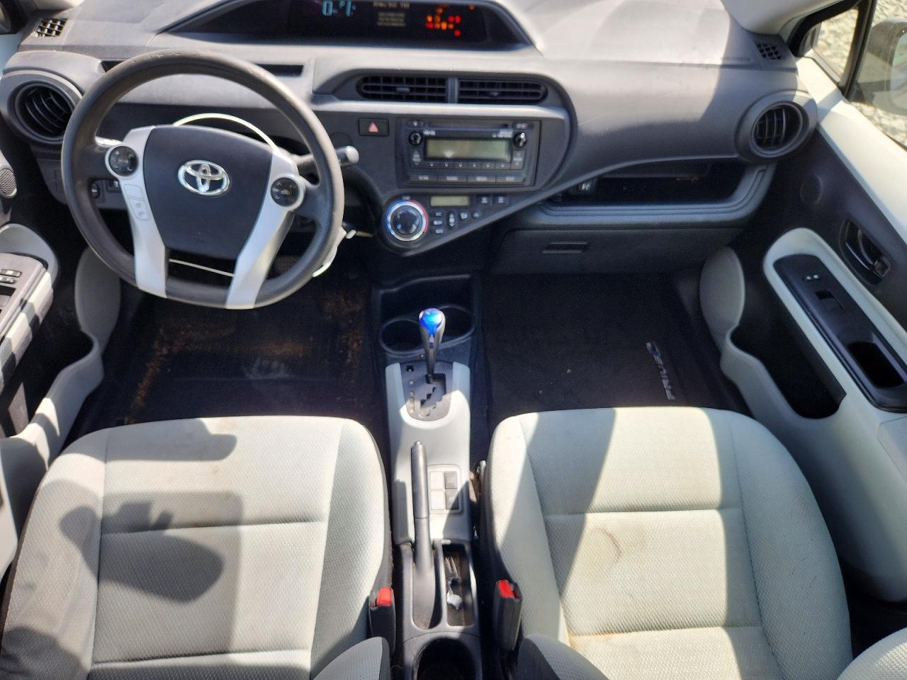 2014 TOYOTA Prius c