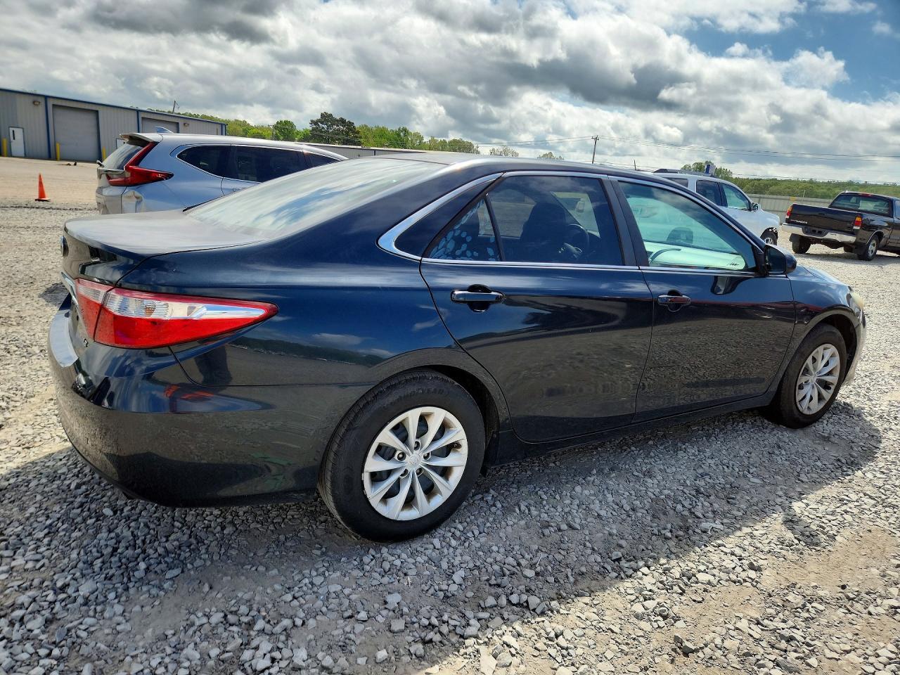 2016 TOYOTA CAMRY