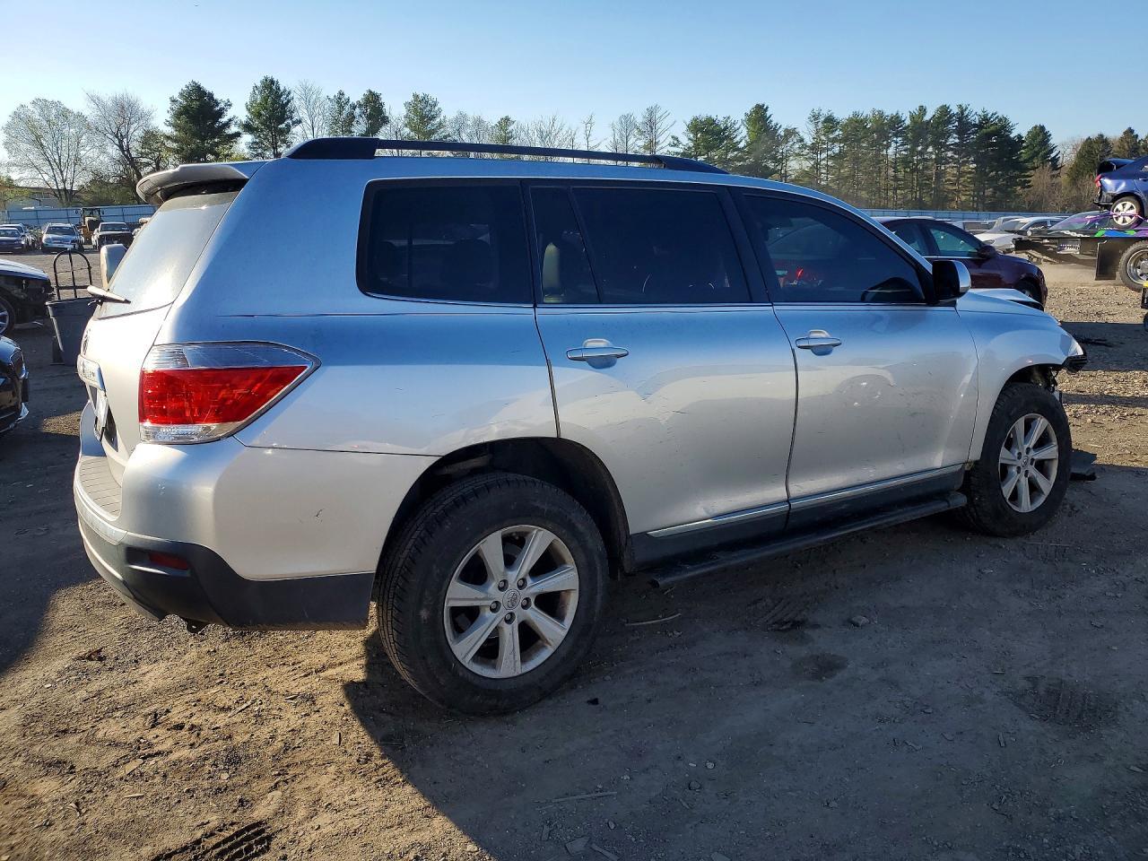 2013 TOYOTA HIGHLANDER