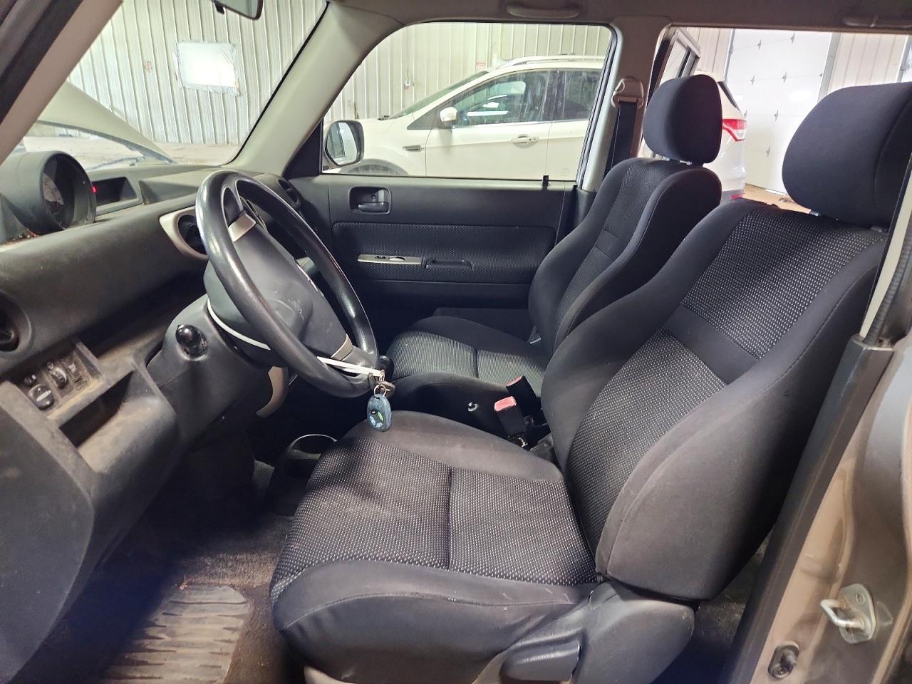 2006 TOYOTA SCION