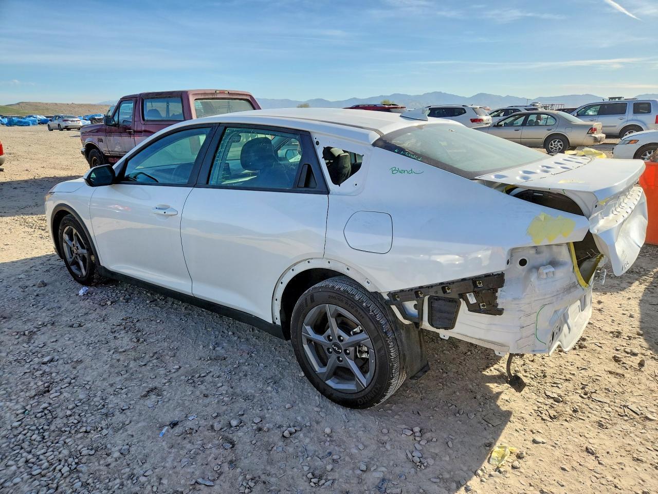 2025 KIA K4