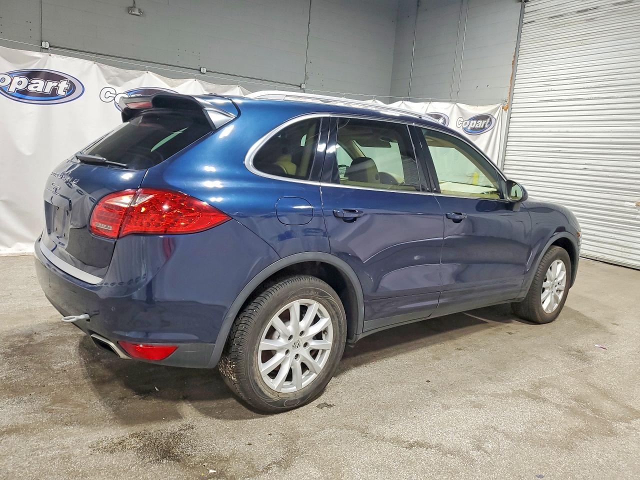 2014 PORSCHE CAYENNE