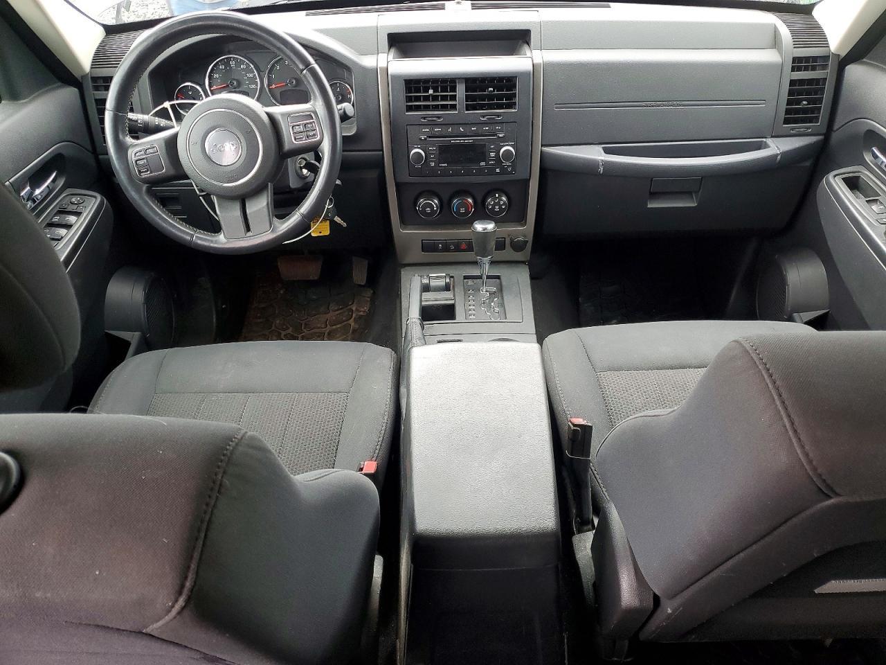 2012 JEEP Liberty
