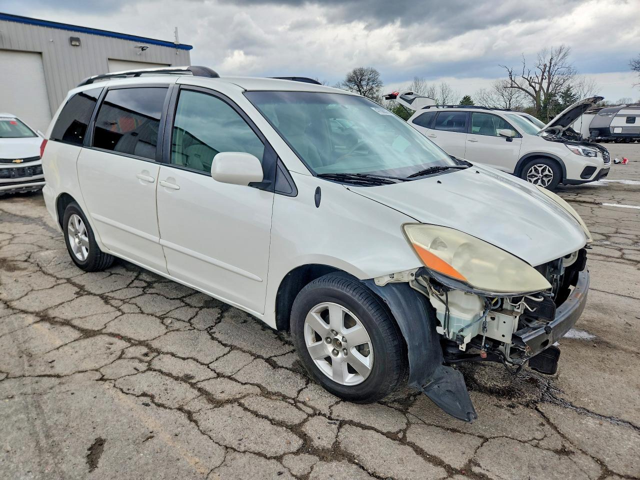 2009 TOYOTA SIENNA
