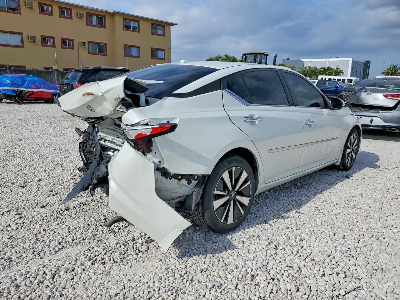 2022 NISSAN ALTIMA