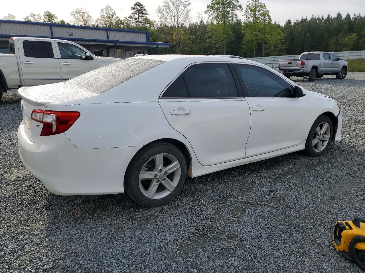 2014 TOYOTA CAMRY