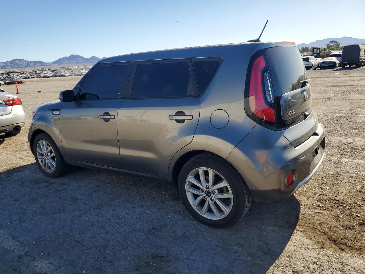 2018 KIA SOUL