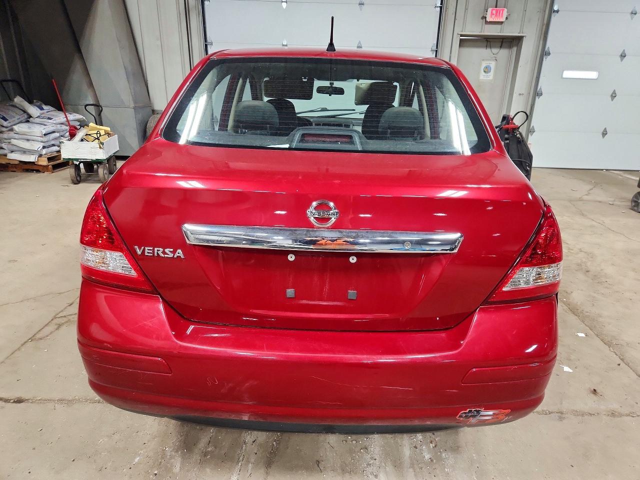 2011 NISSAN VERSA