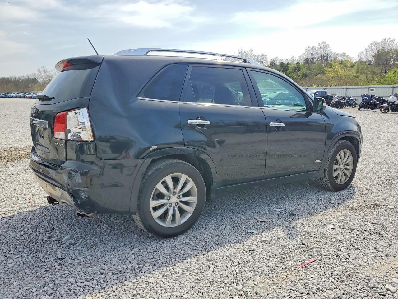 2013 KIA SORENTO