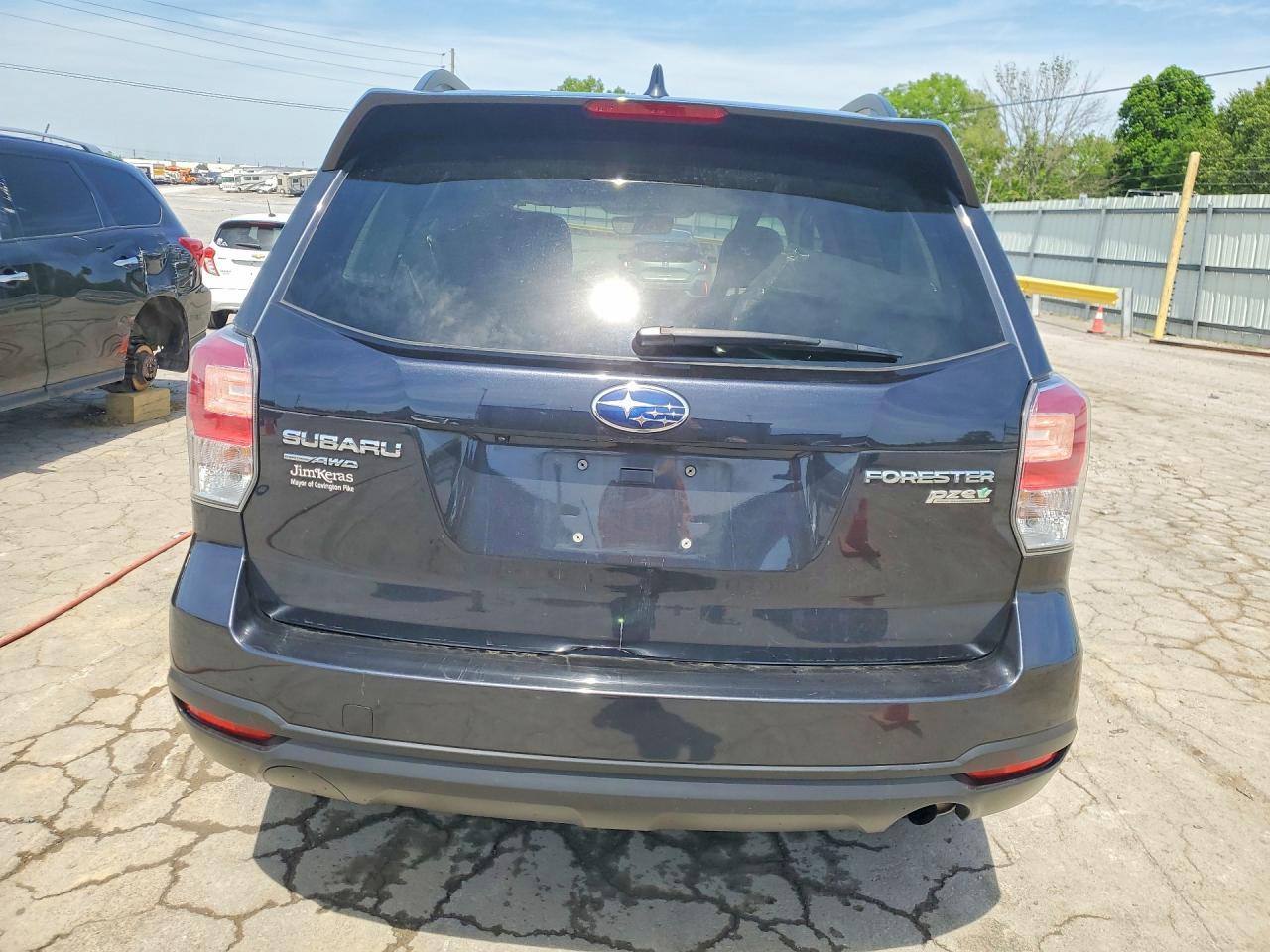 2017 SUBARU FORESTER