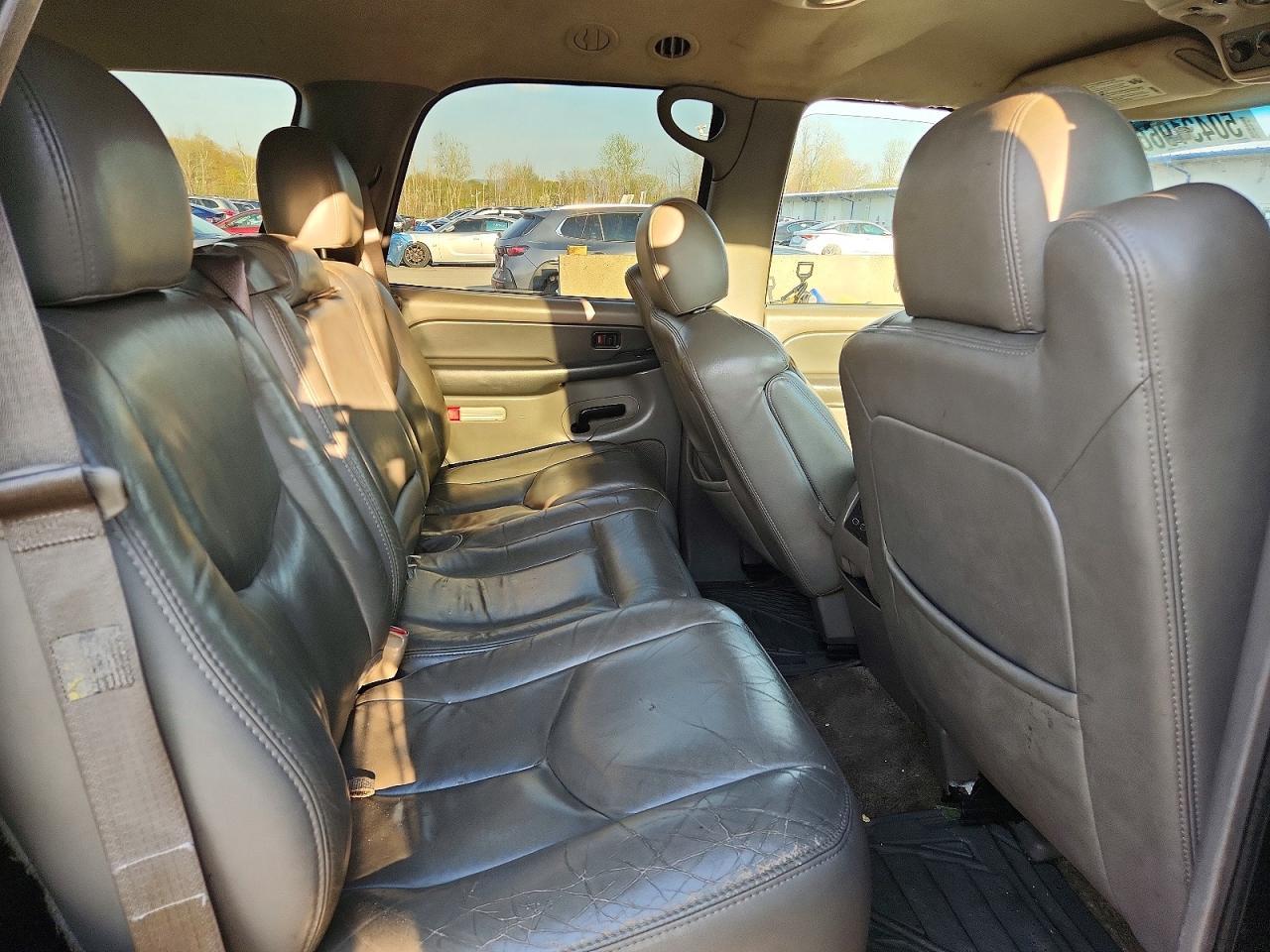 2003 CHEVROLET Tahoe