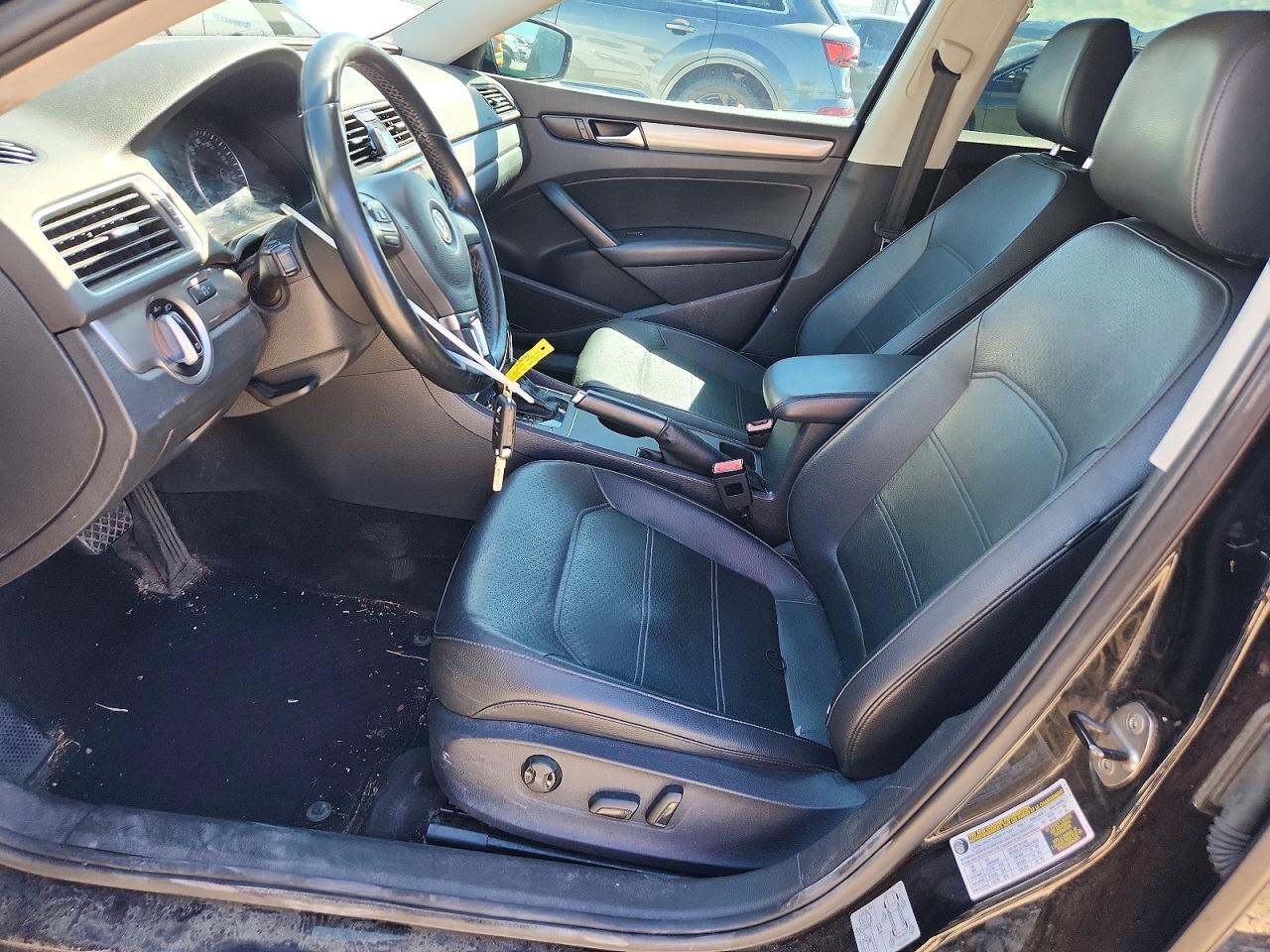 2014 VOLKSWAGEN Passat