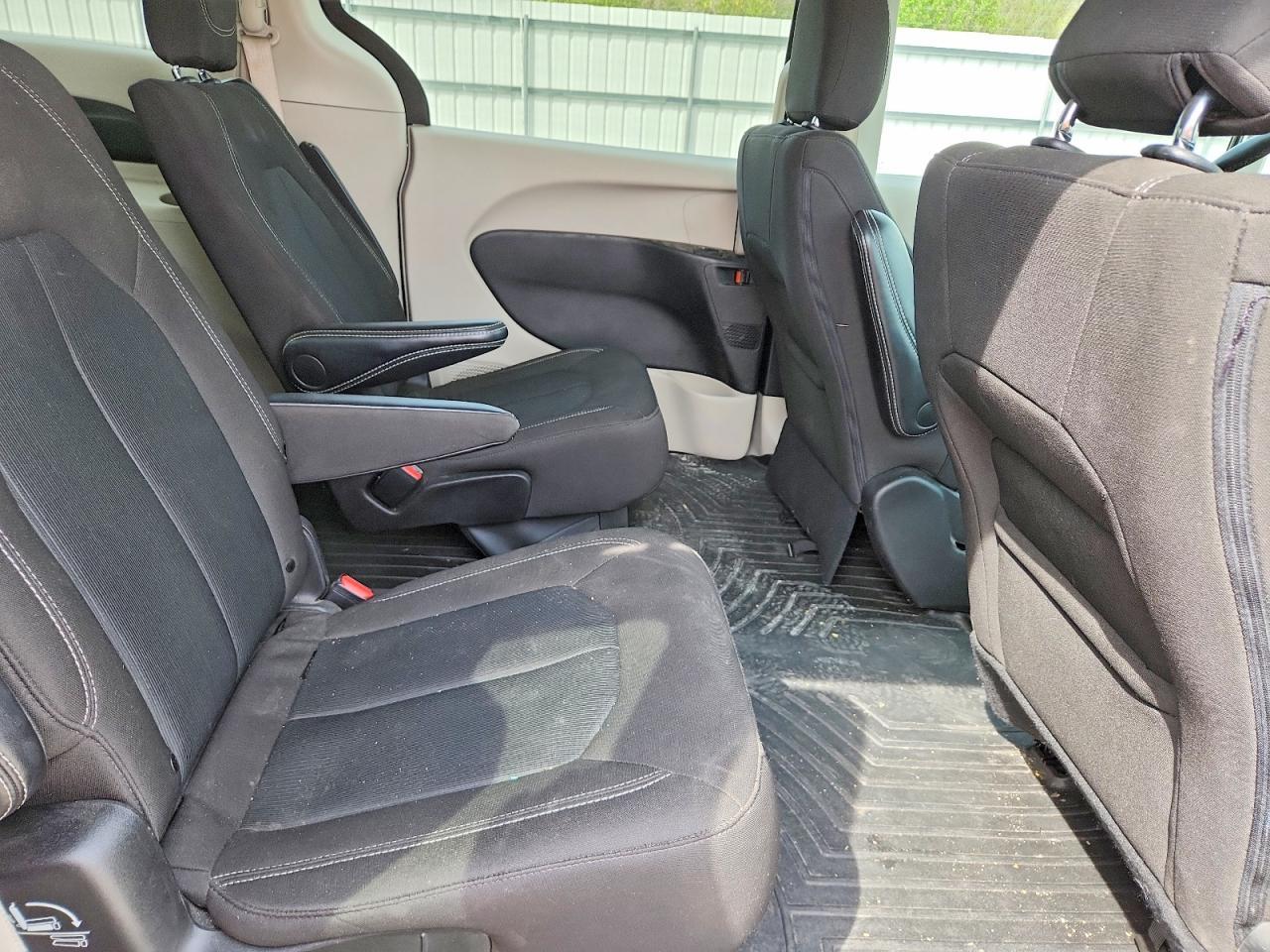 2024 CHRYSLER Voyager
