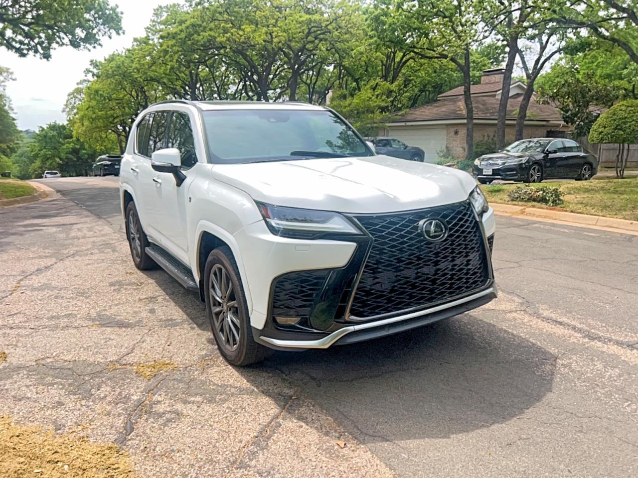 2024 LEXUS LX 600