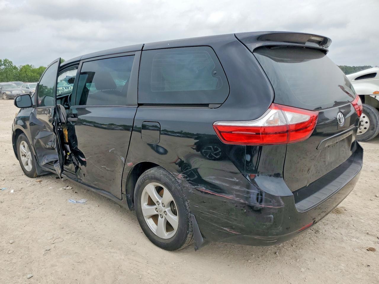 2015 TOYOTA SIENNA