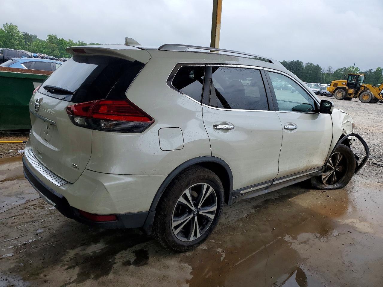 2017 NISSAN ROGUE