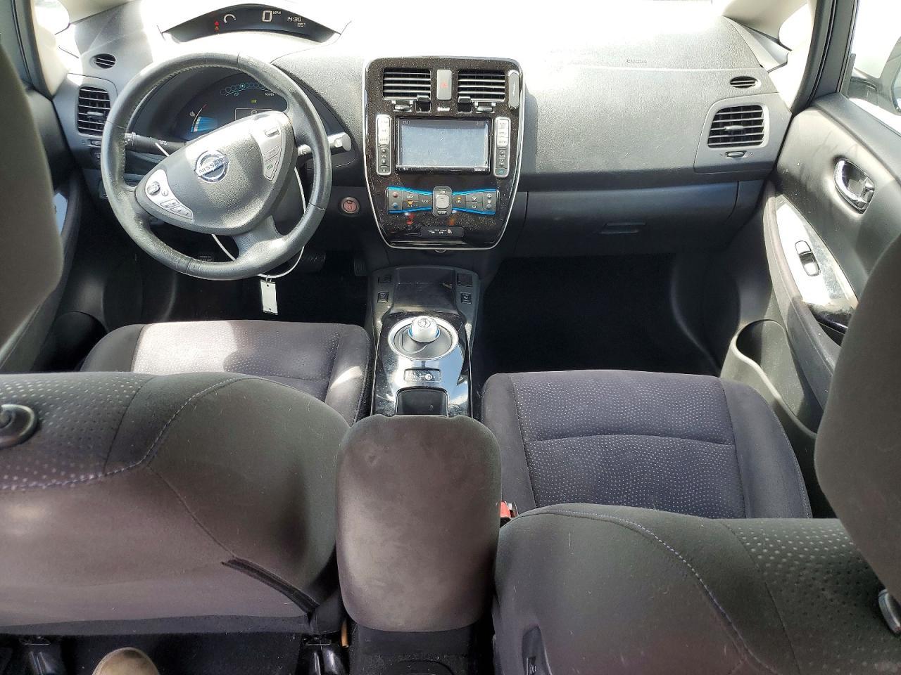 2015 NISSAN LEAF