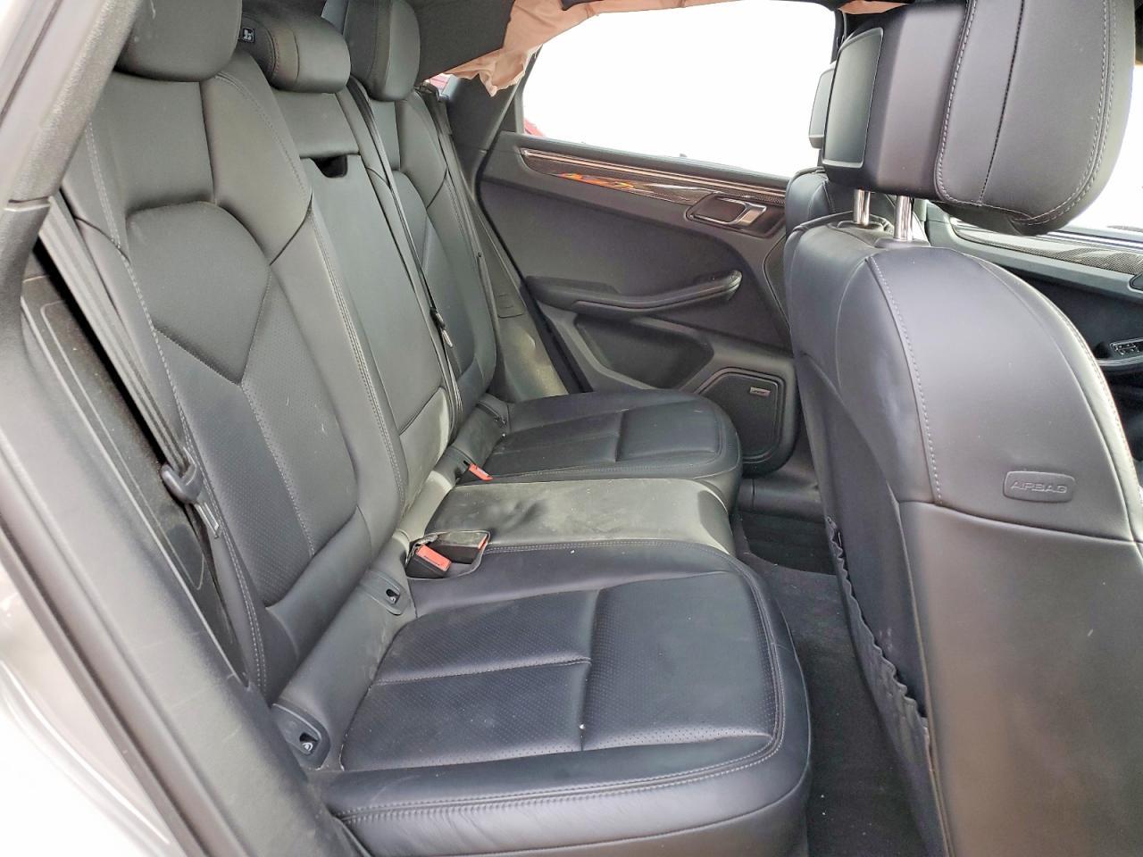 2021 PORSCHE Macan