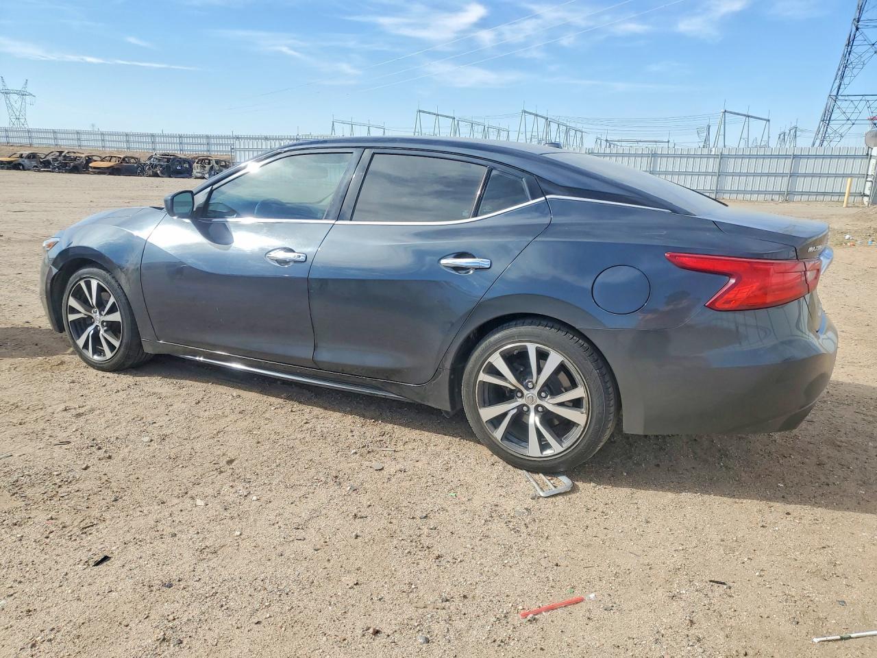 2016 NISSAN Maxima