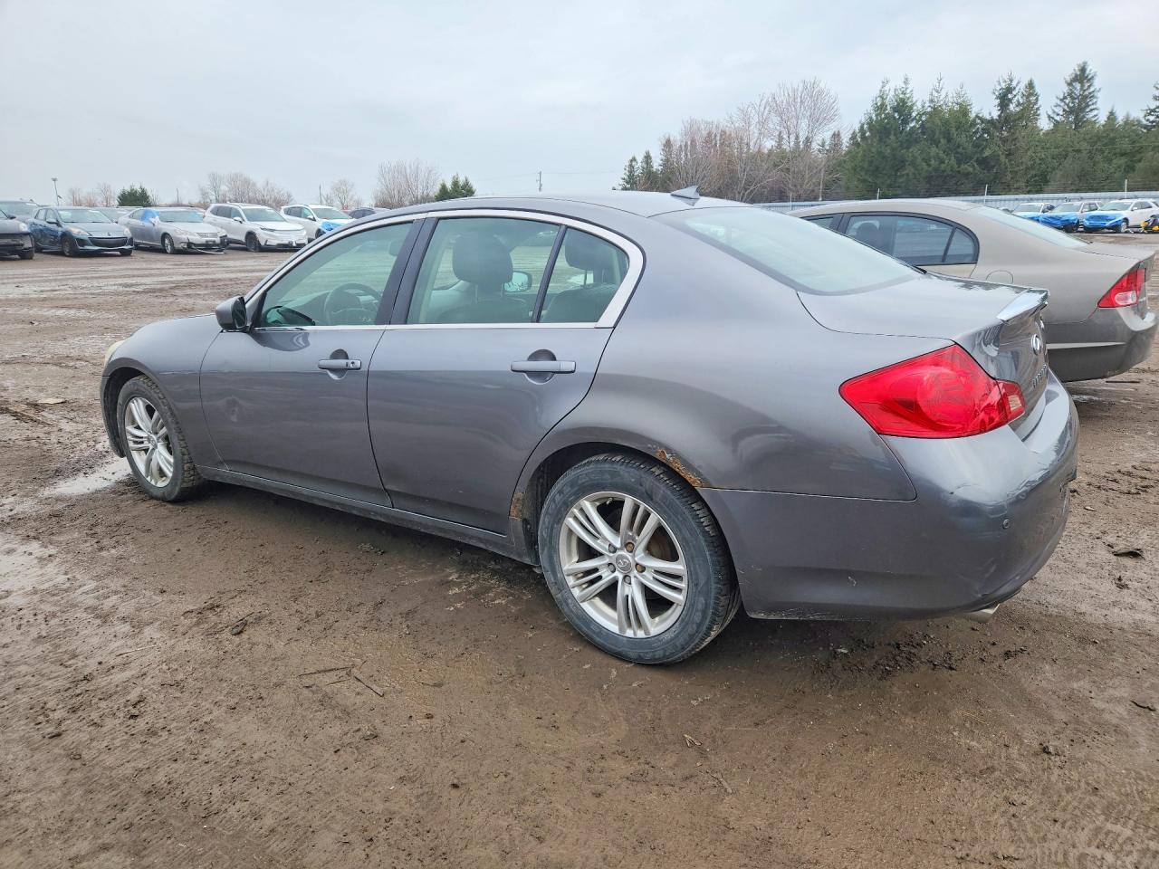 2011 INFINITI G37