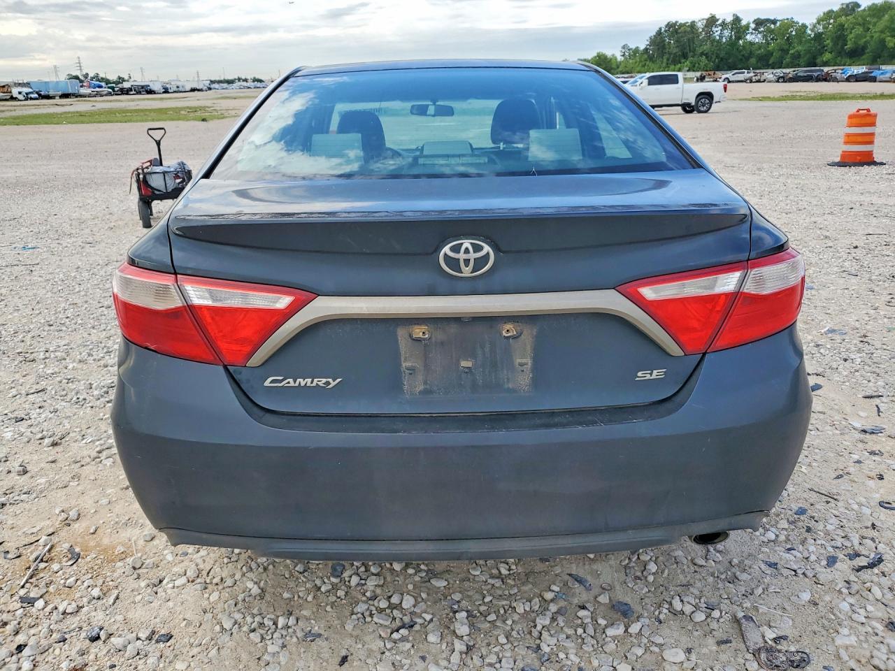 2015 TOYOTA CAMRY