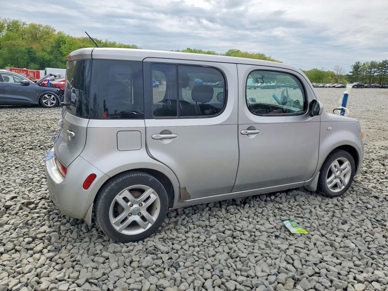 2010 NISSAN CUBE