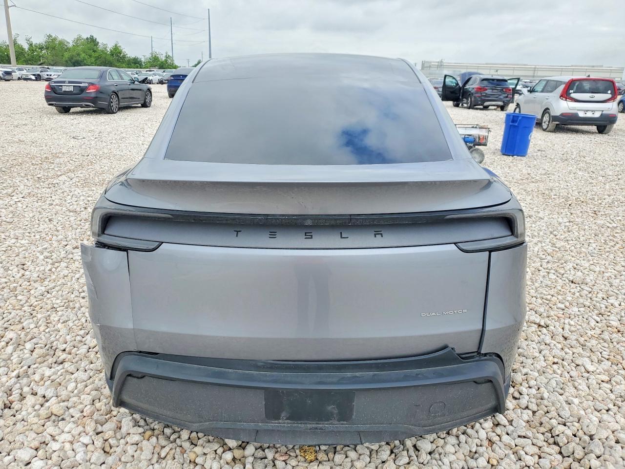 2026 TESLA MODEL Y
