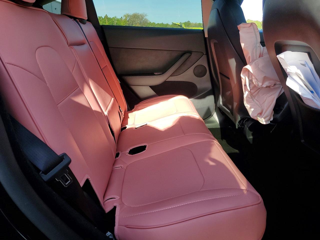 2025 TESLA MODEL Y