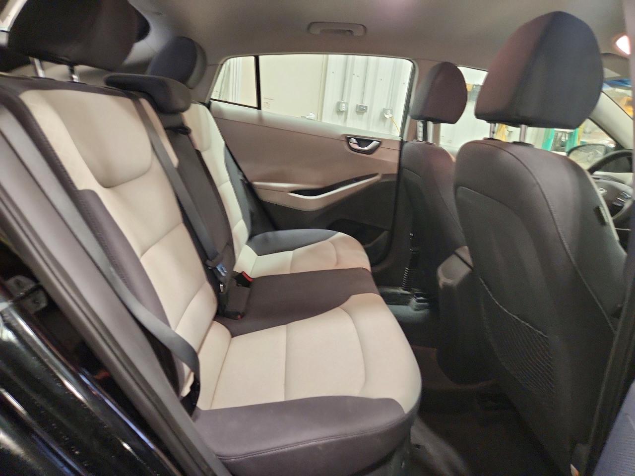 2017 HYUNDAI Ioniq