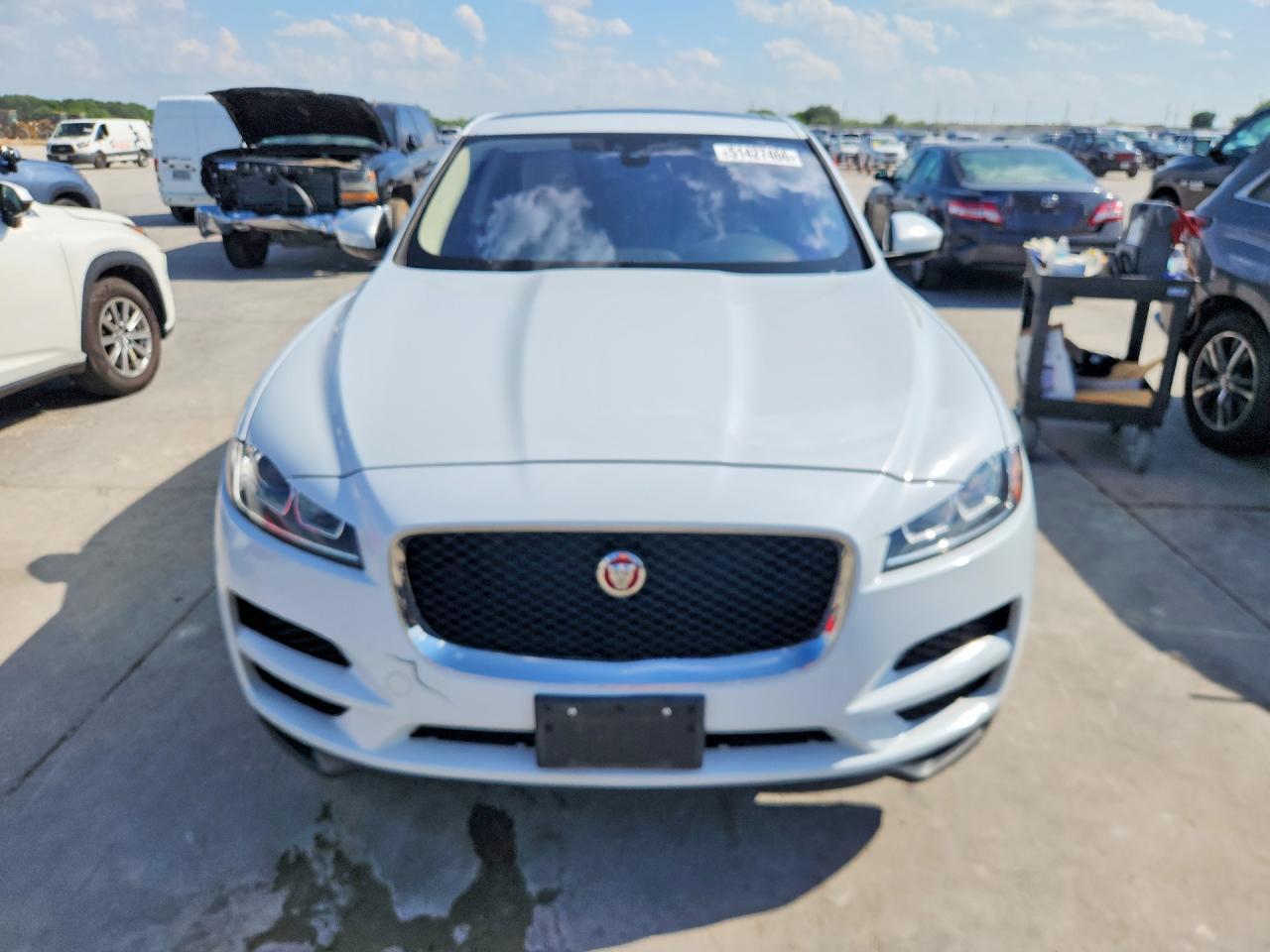 2018 JAGUAR F-Pace