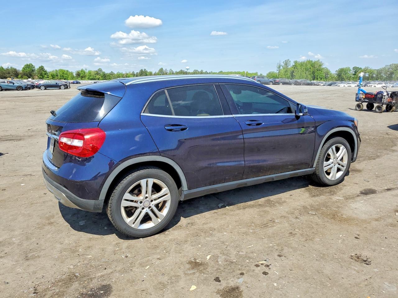 2017 MERCEDES-BENZ GLA-Class