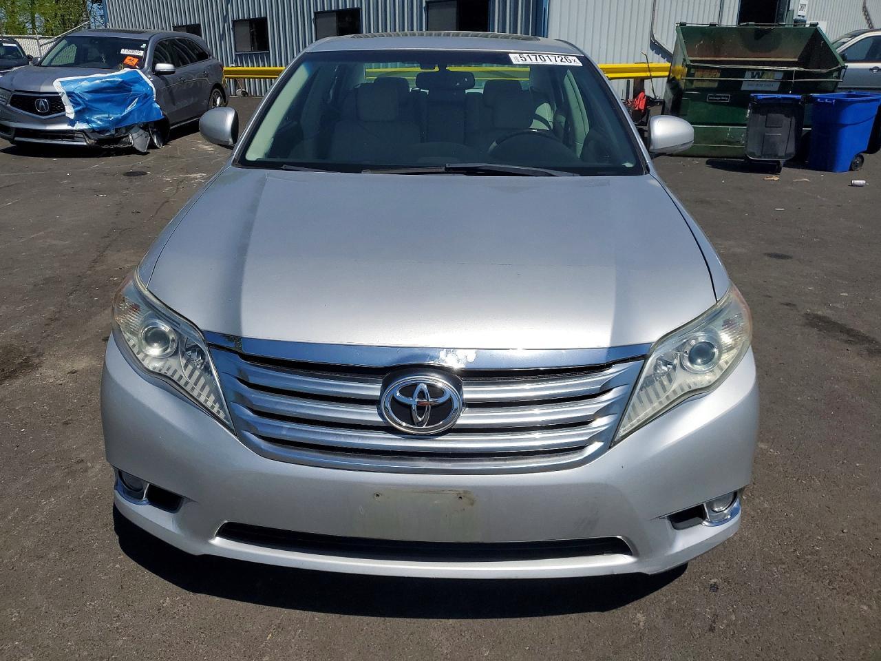 2011 TOYOTA Avalon