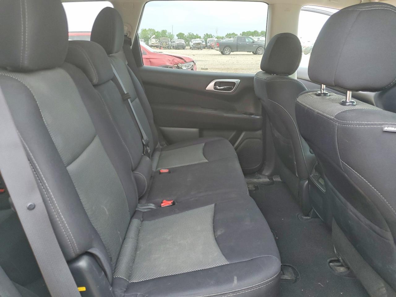2017 NISSAN PATHFINDER