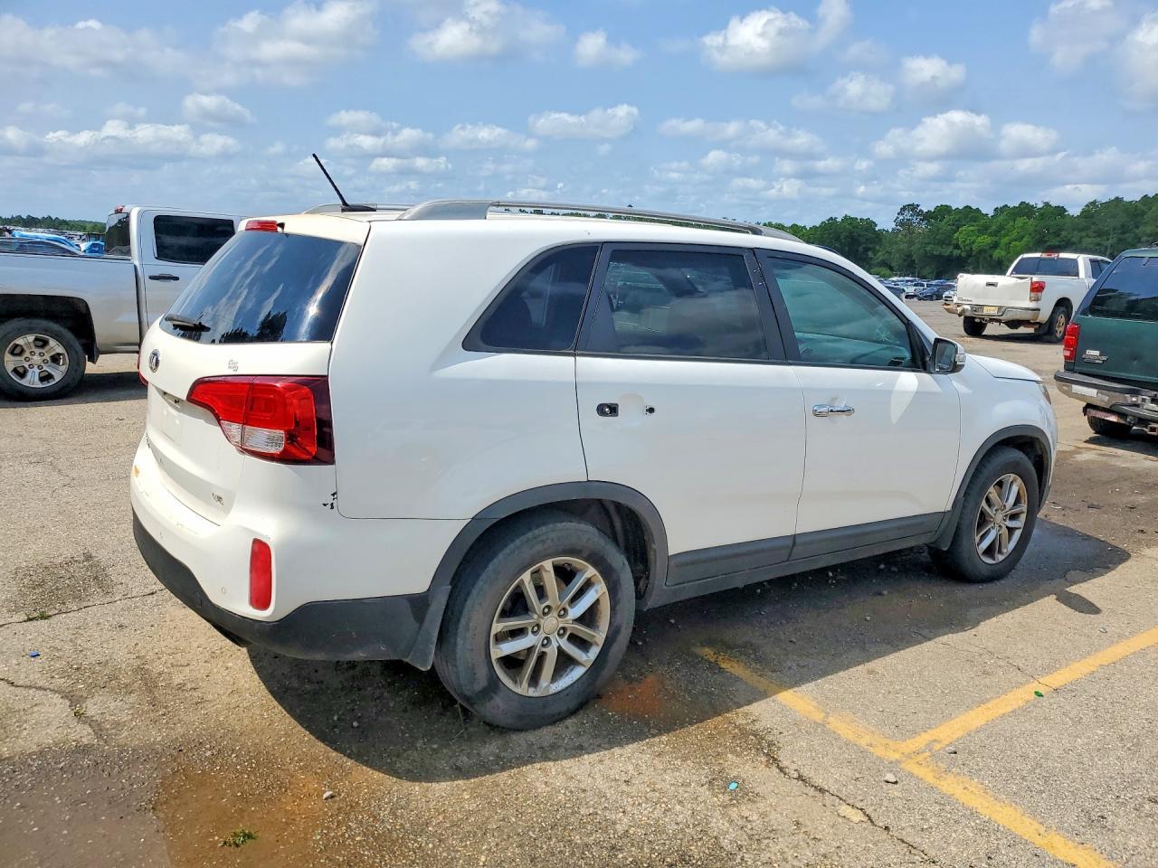 2015 KIA SORENTO