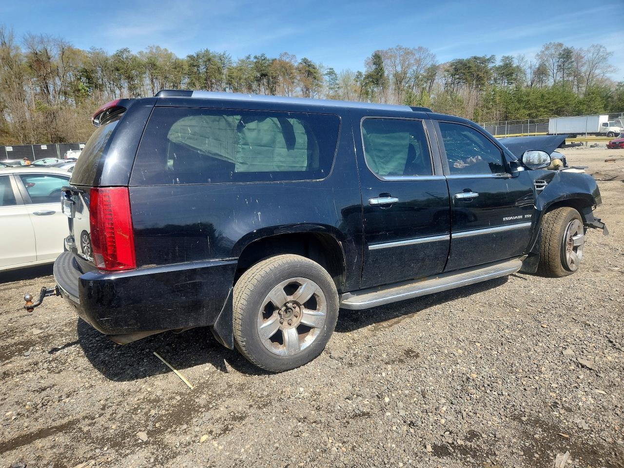 2011 CADILLAC Escalade ESV