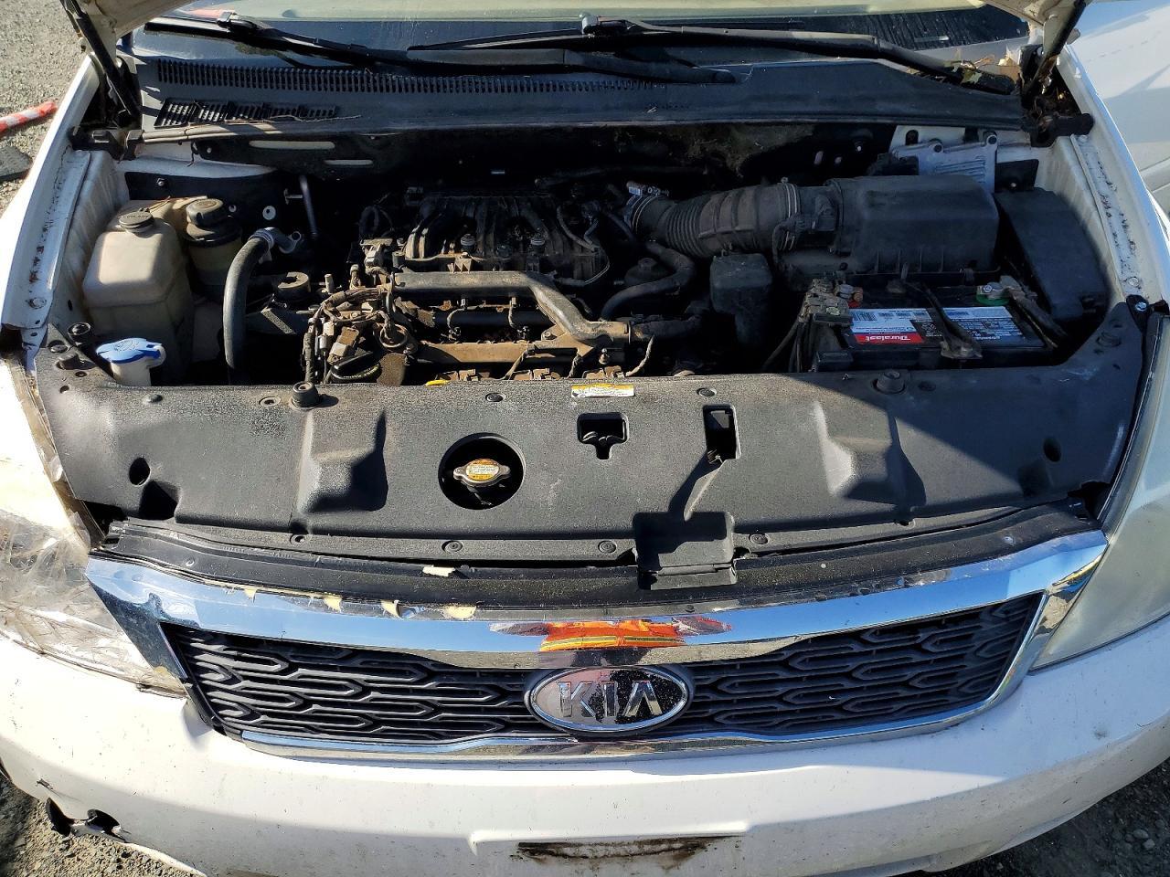 2011 KIA SEDONA
