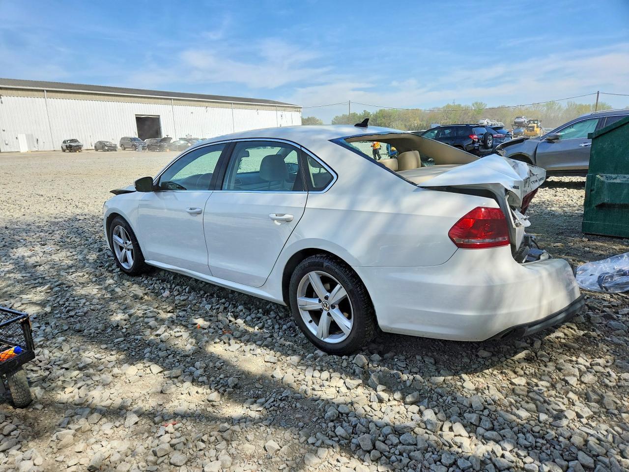 2015 VOLKSWAGEN Passat