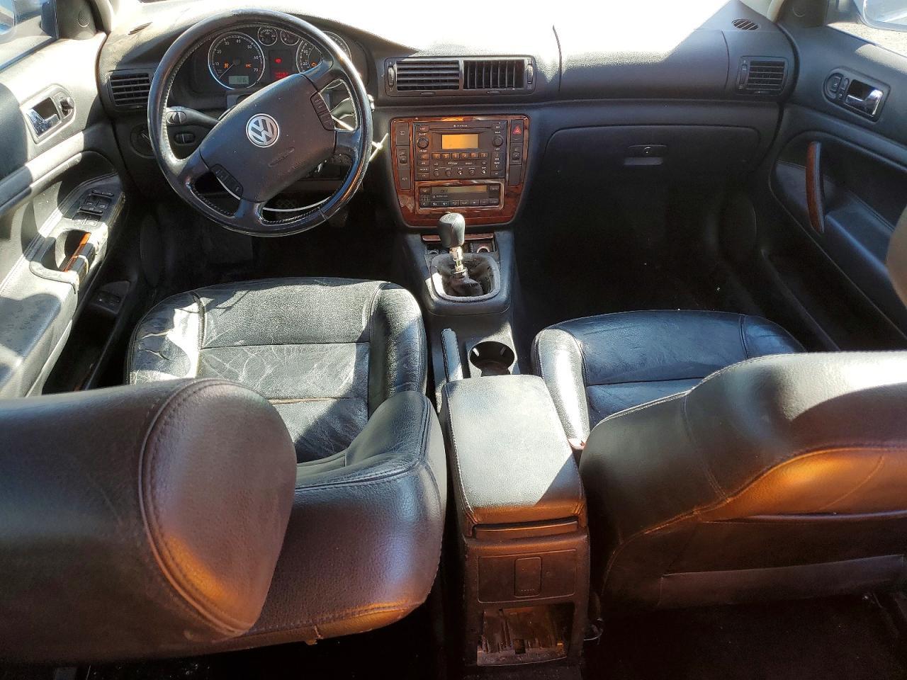 2003 VOLKSWAGEN Passat