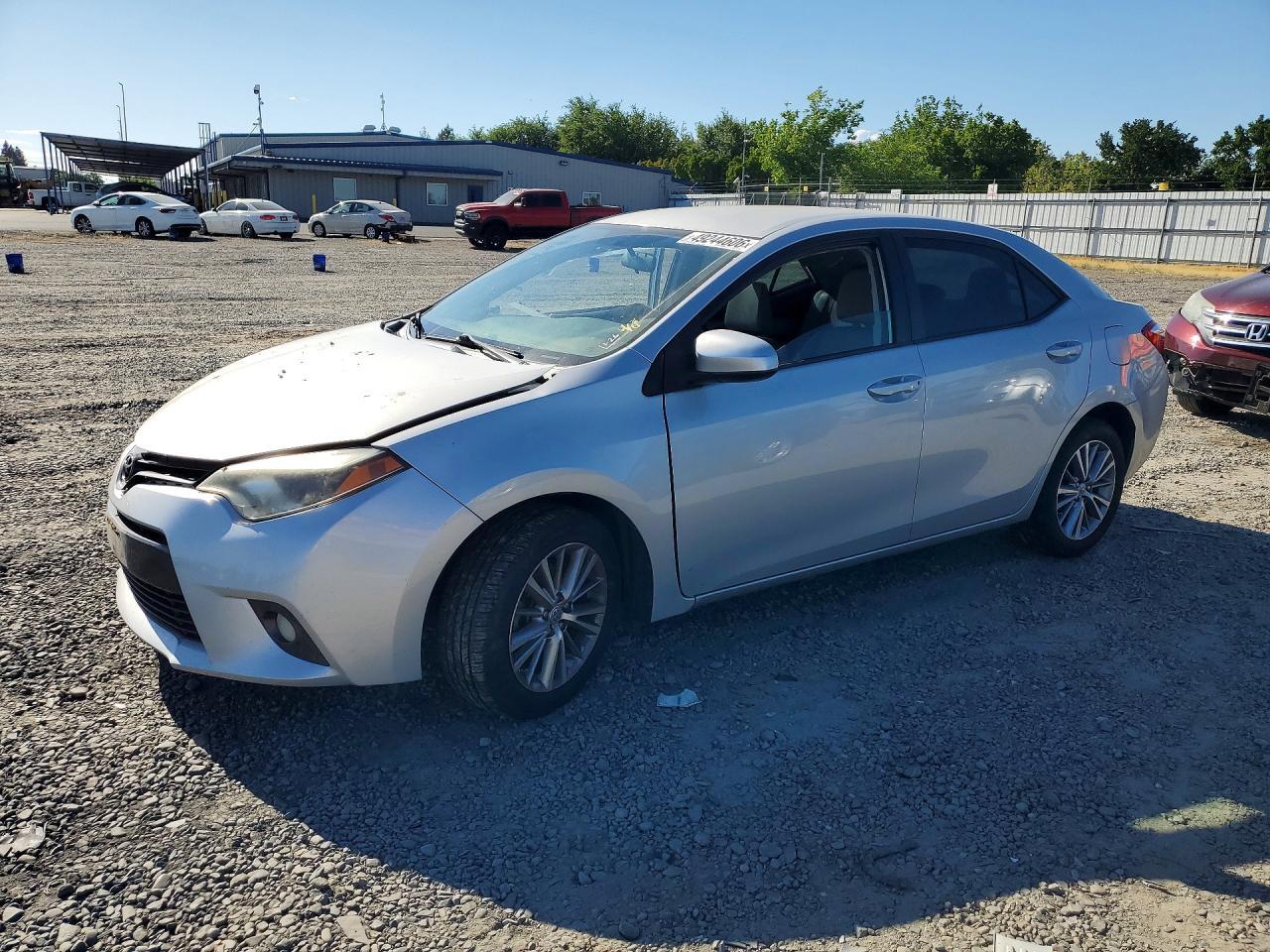 2015 TOYOTA COROLLA