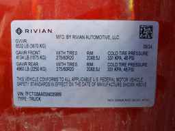 2025 RIVIAN R1t