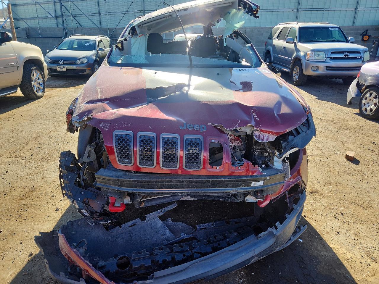 2019 JEEP CHEROKEE