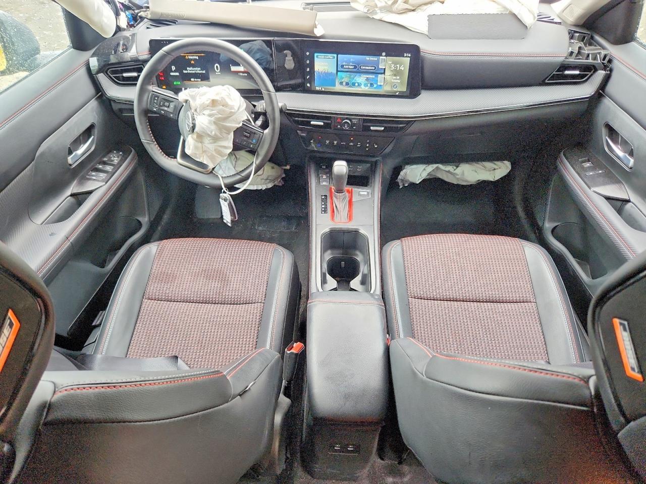 2025 NISSAN KICKS