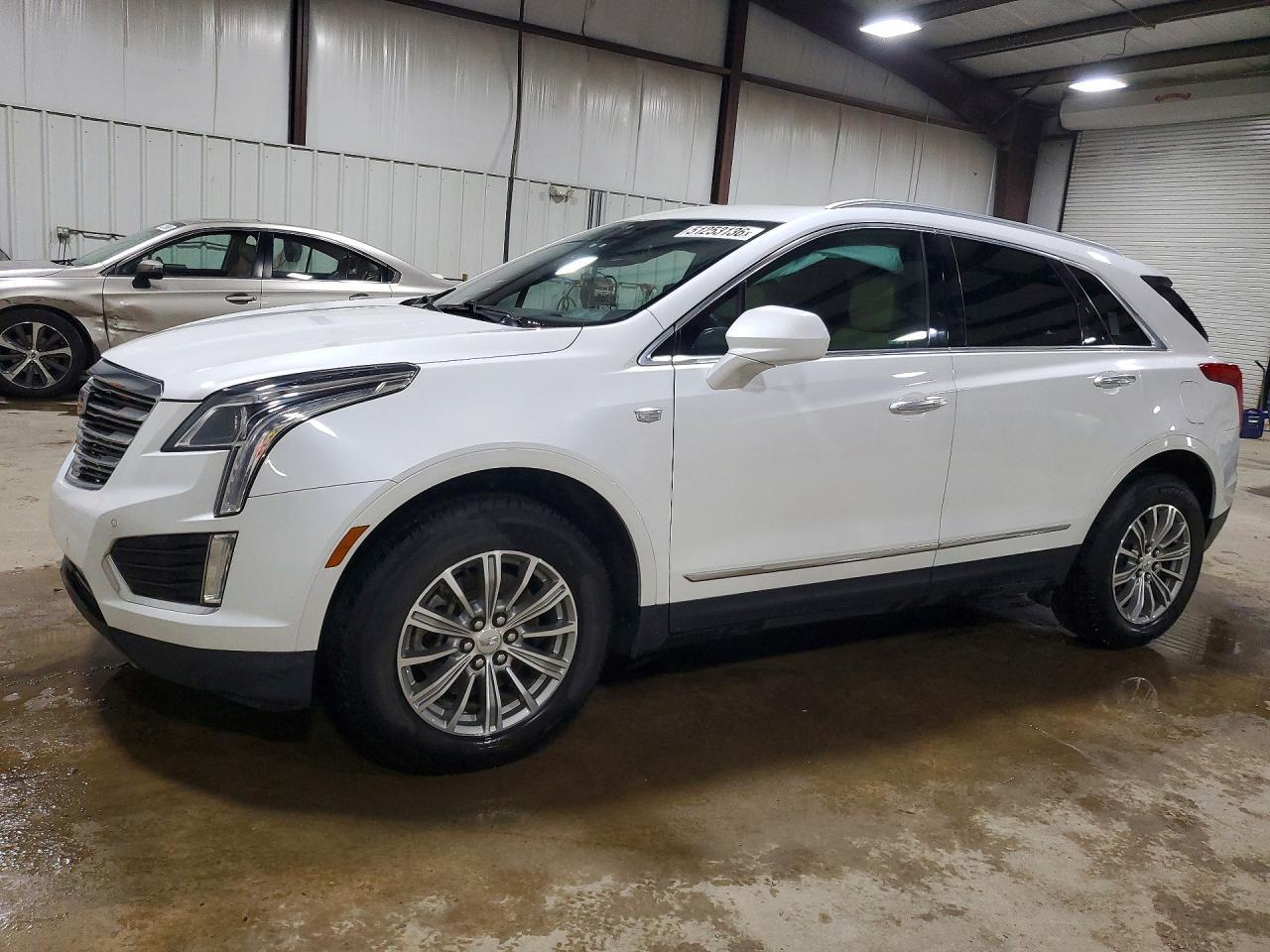 2017 CADILLAC XT5