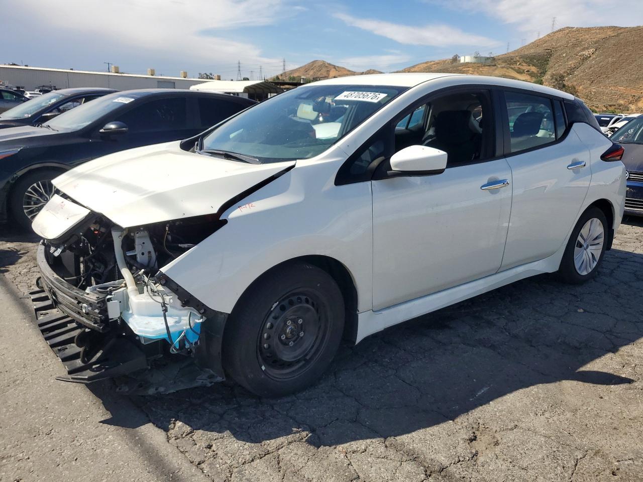 2025 NISSAN LEAF